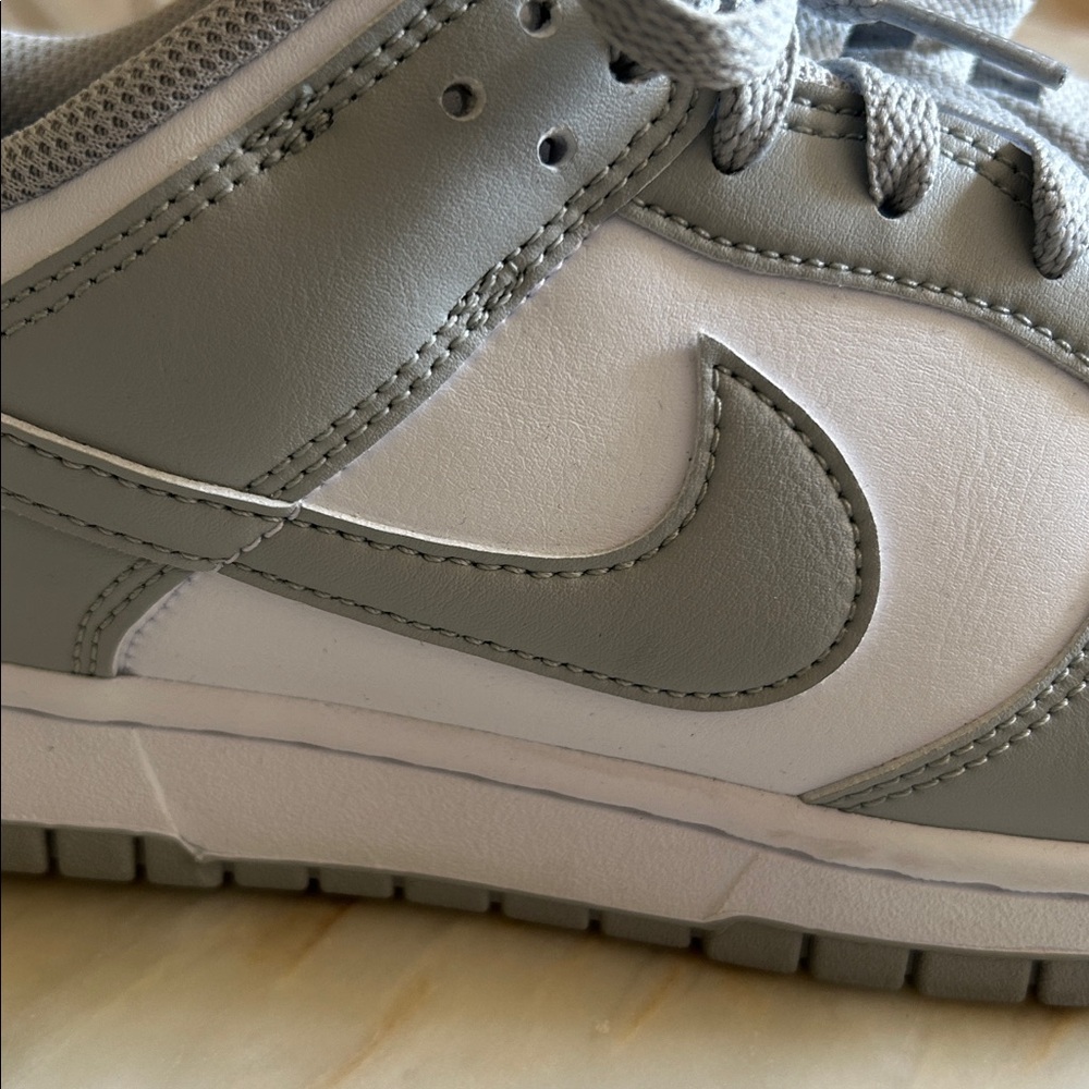 Nike Dunk Low Retro Mens Gray & White Lifestyle Sneakers Size 10 - Picture 14 of 15